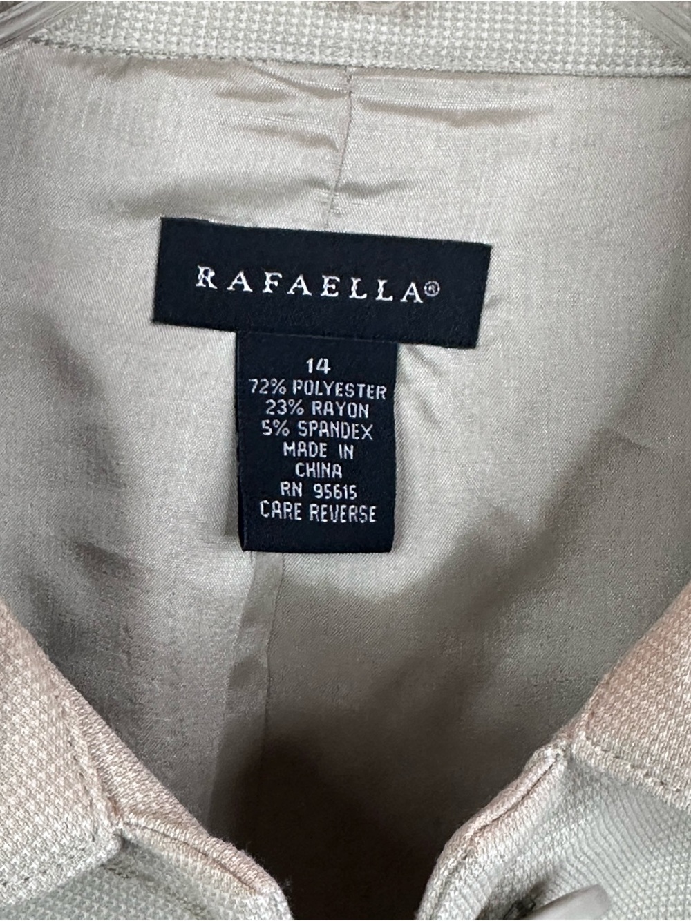 Rafaella Light Cream Button-Front Tailored Blazer, size 14 - Picture 2 of 7